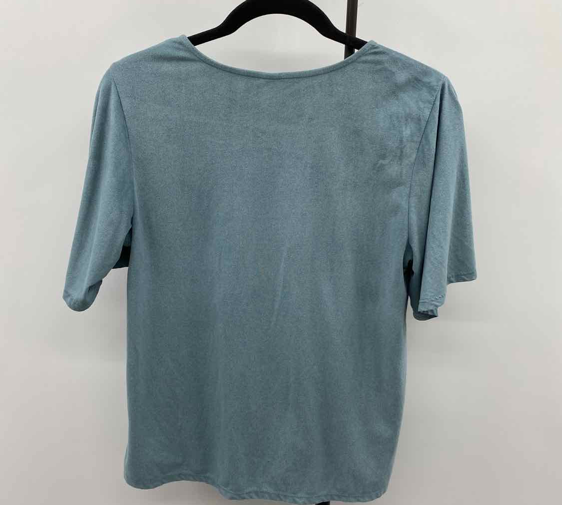 Altar'd State Junior's Size S Green Solid Short Sleeve Shirt