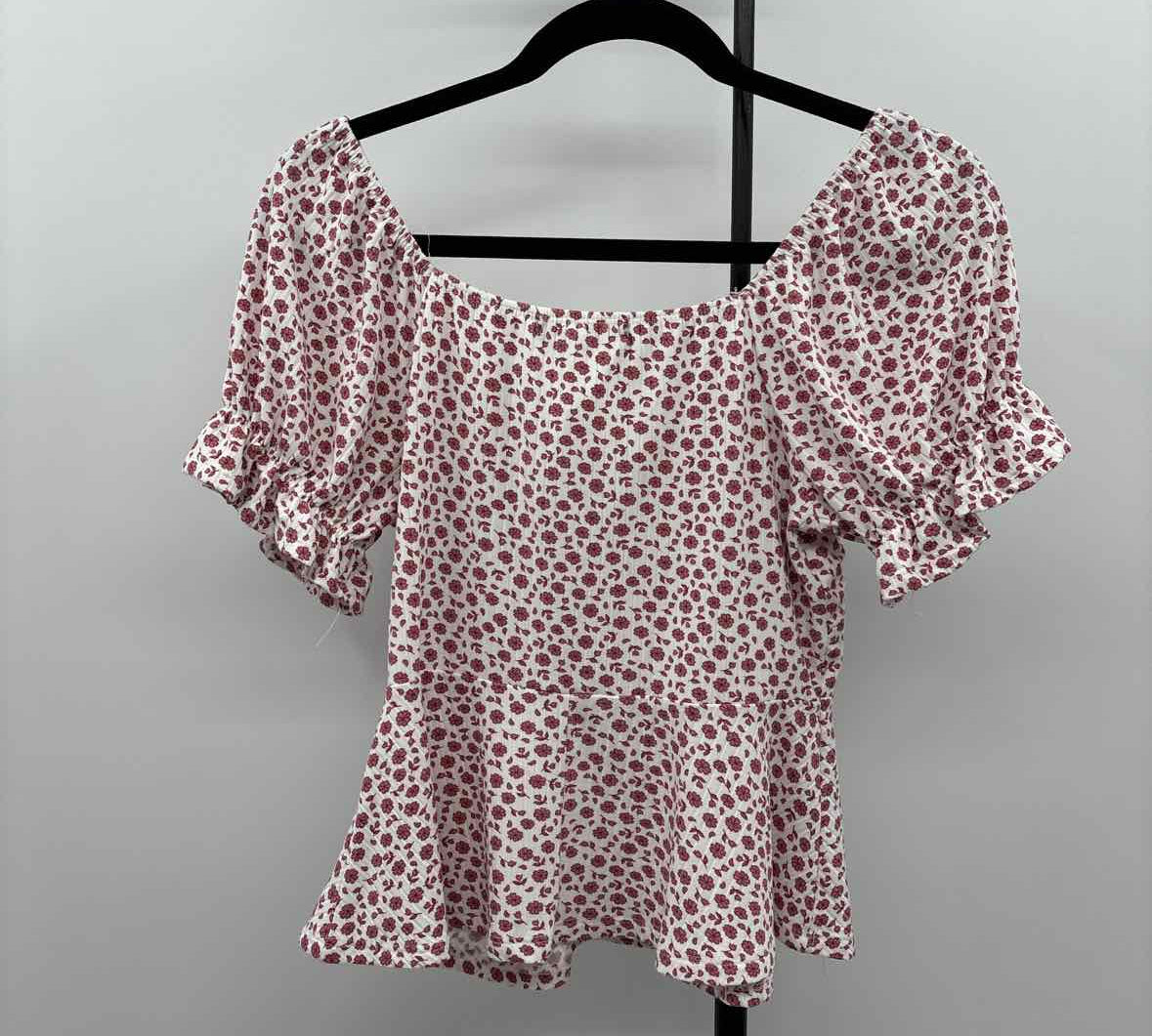Vibe Women's Size M Mauve Floral Short Sleeve Shirt