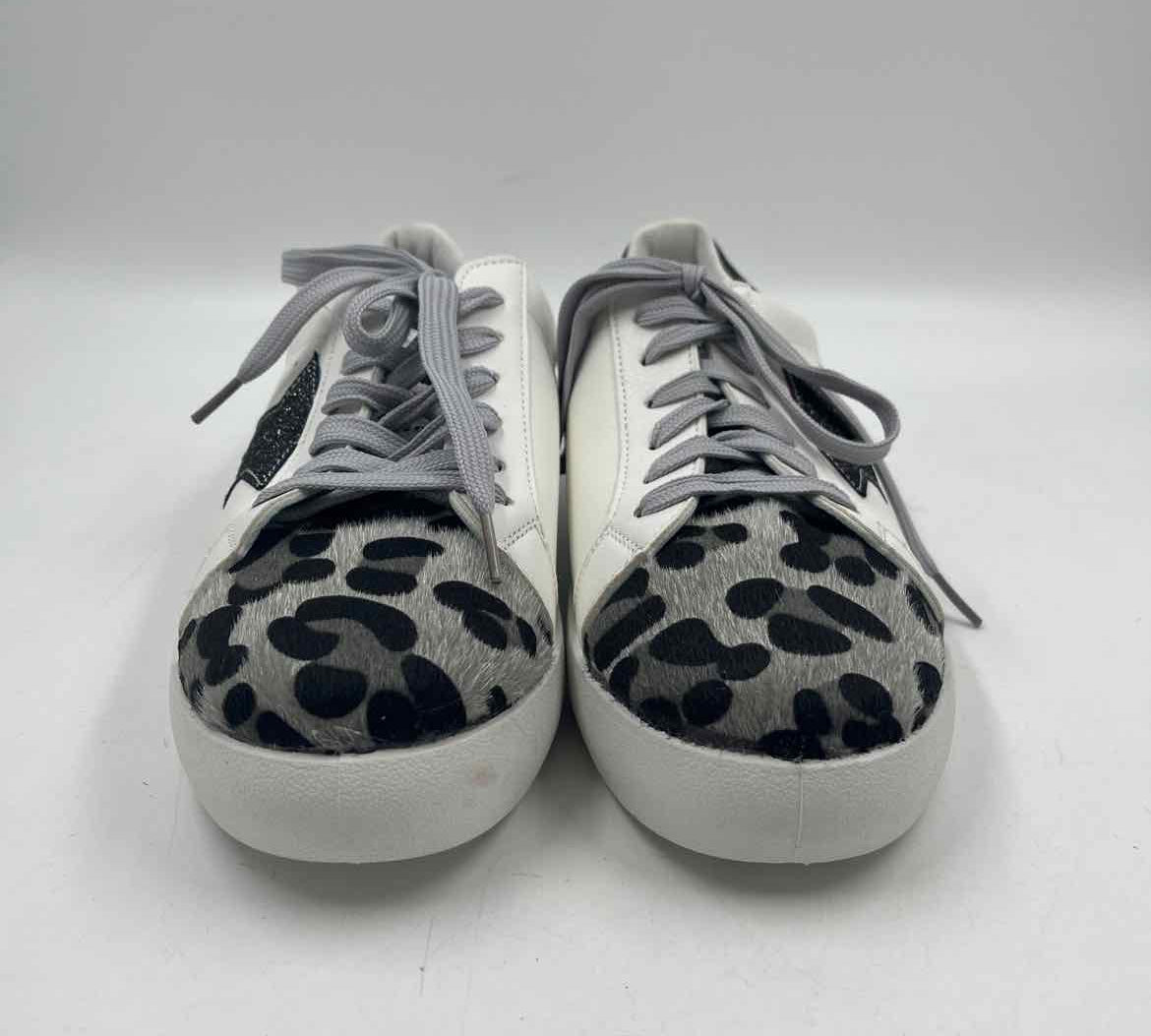 Simply Southern Women's Shoe Size 7 White Animal Print Sneakers