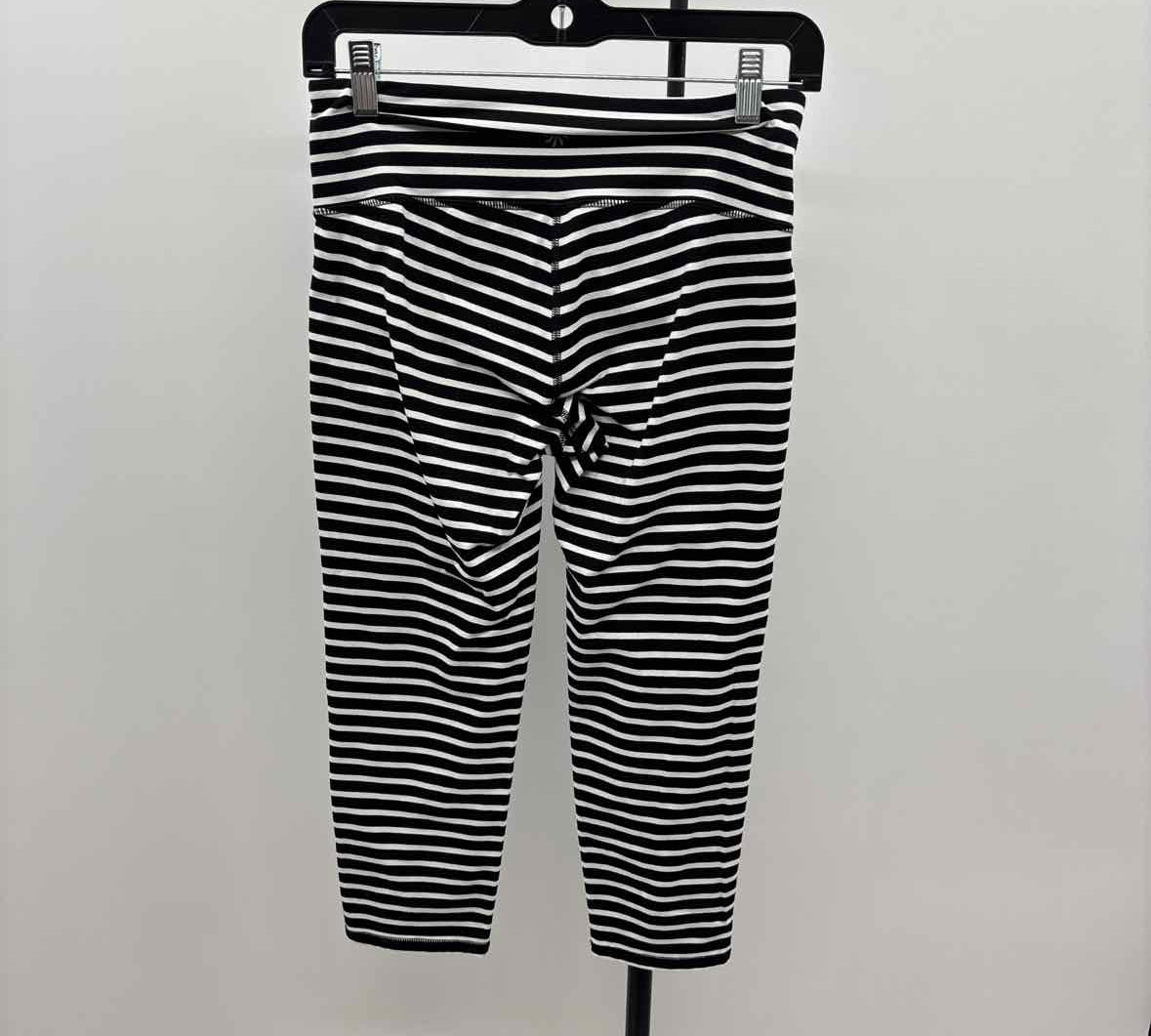 Athleta Women's Size 6 Black Stripe Leggings