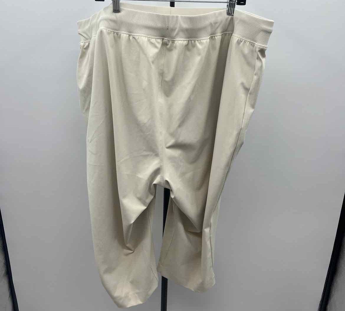 LIVI active Women's Size 26 Beige Solid Capris