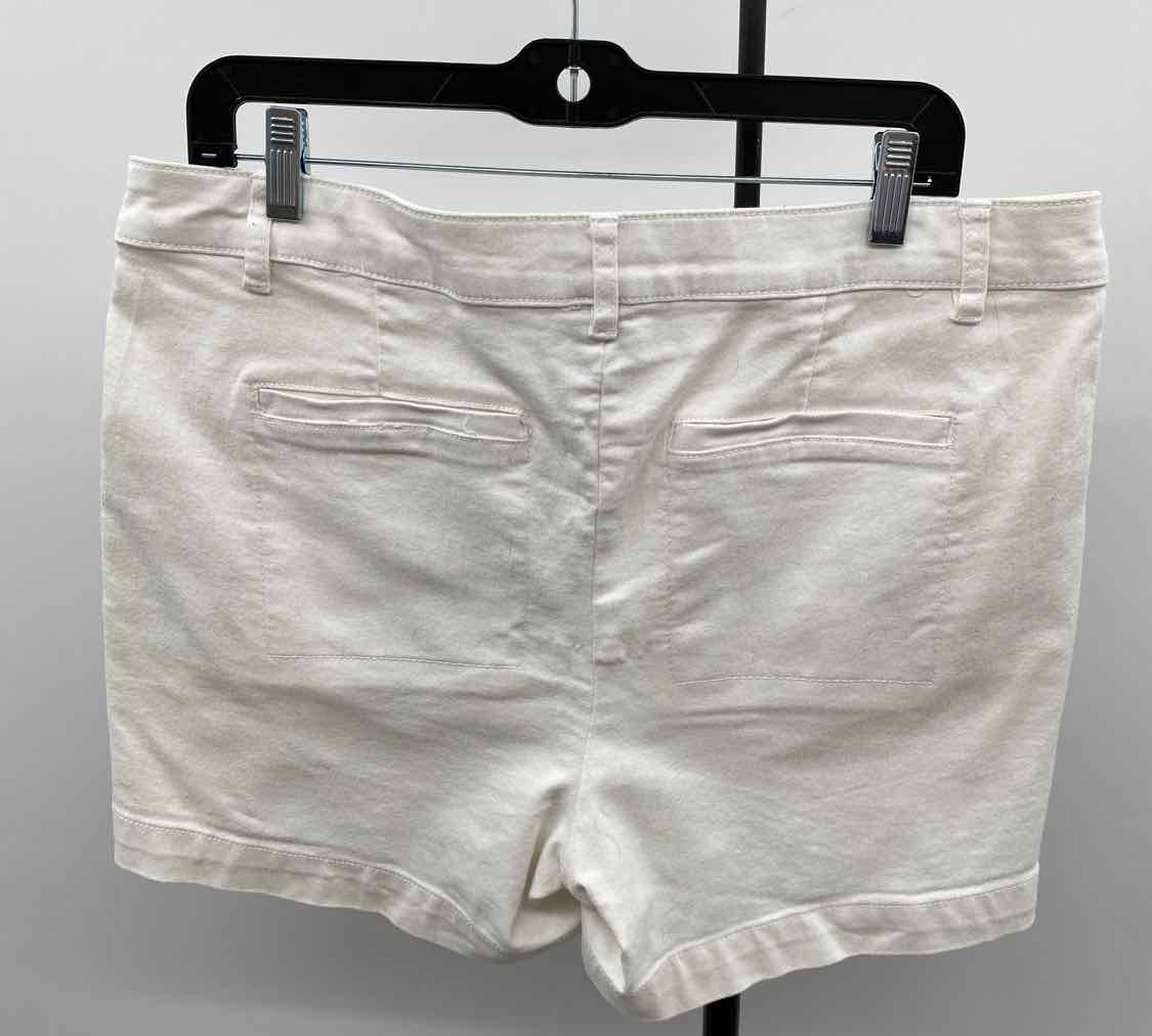 D Jeans Women's Size 14 White Solid Shorts