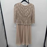 Alex Evenings Women's Size 6 Beige Lace Gown/Evening Wear