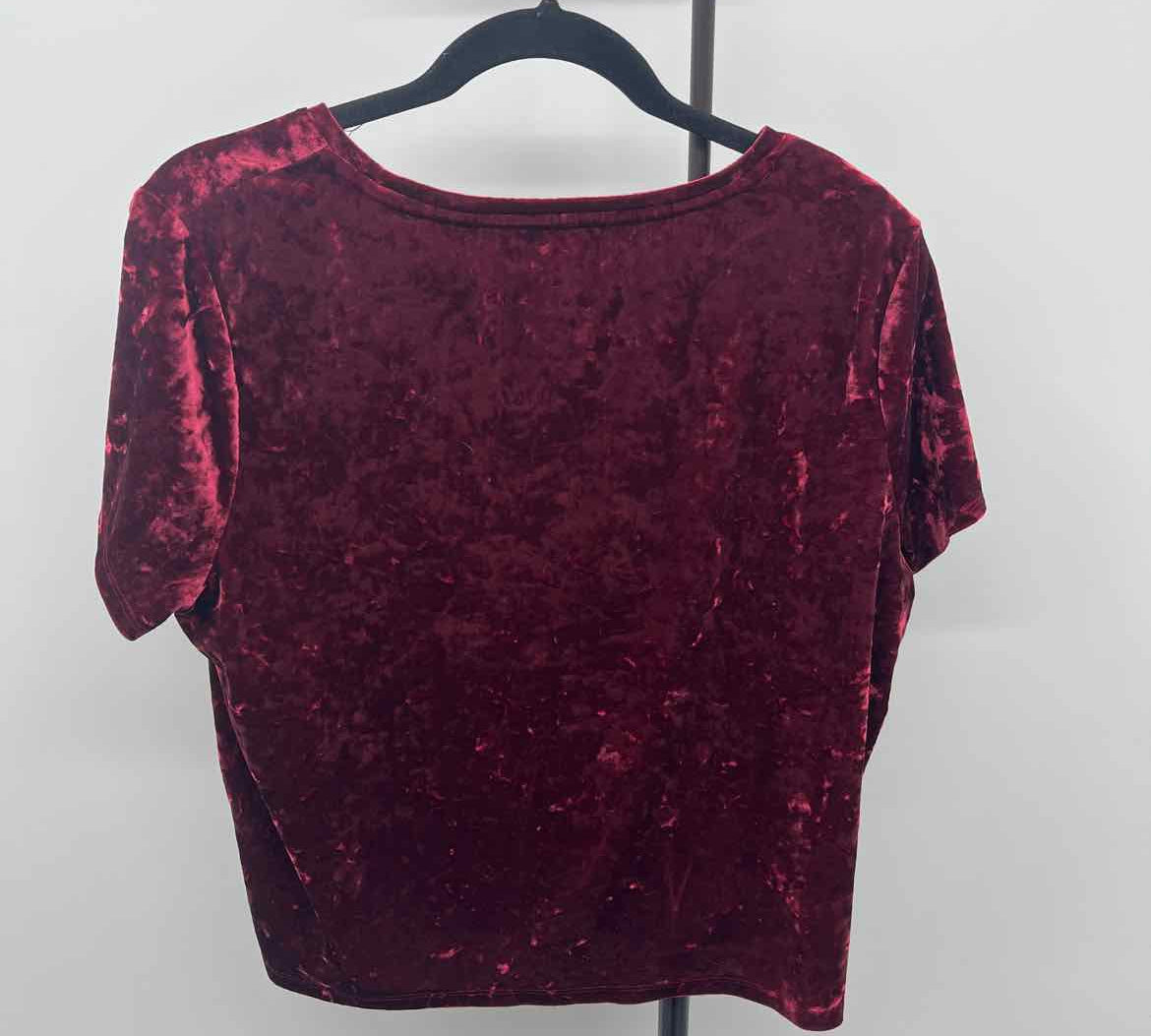 Aeropostale Junior's Size XL maroon Textured Short Sleeve Shirt