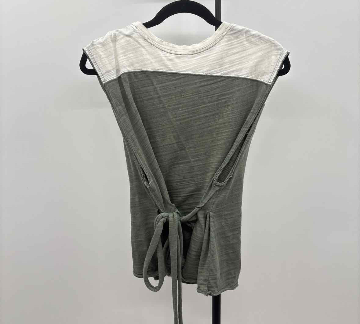 We the Free Junior's Size XS Green Words Sleeveless Shirt