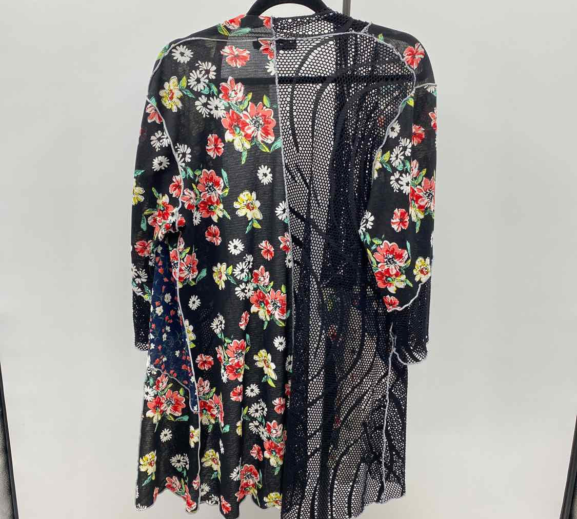 Creation Women's Size M Black Floral Cardigan