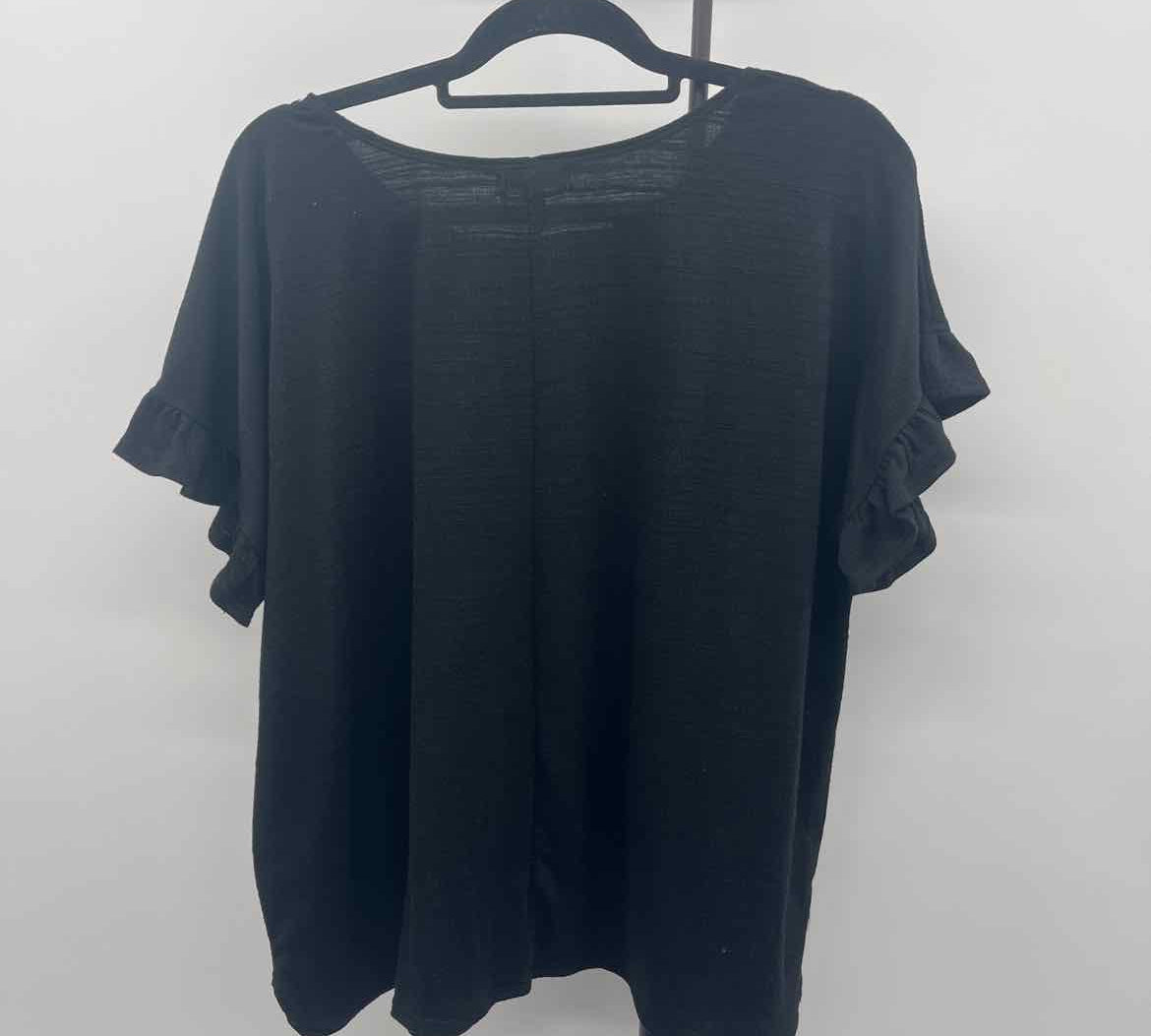 Max Studio Women's Size 2X Black Textured Short Sleeve Shirt