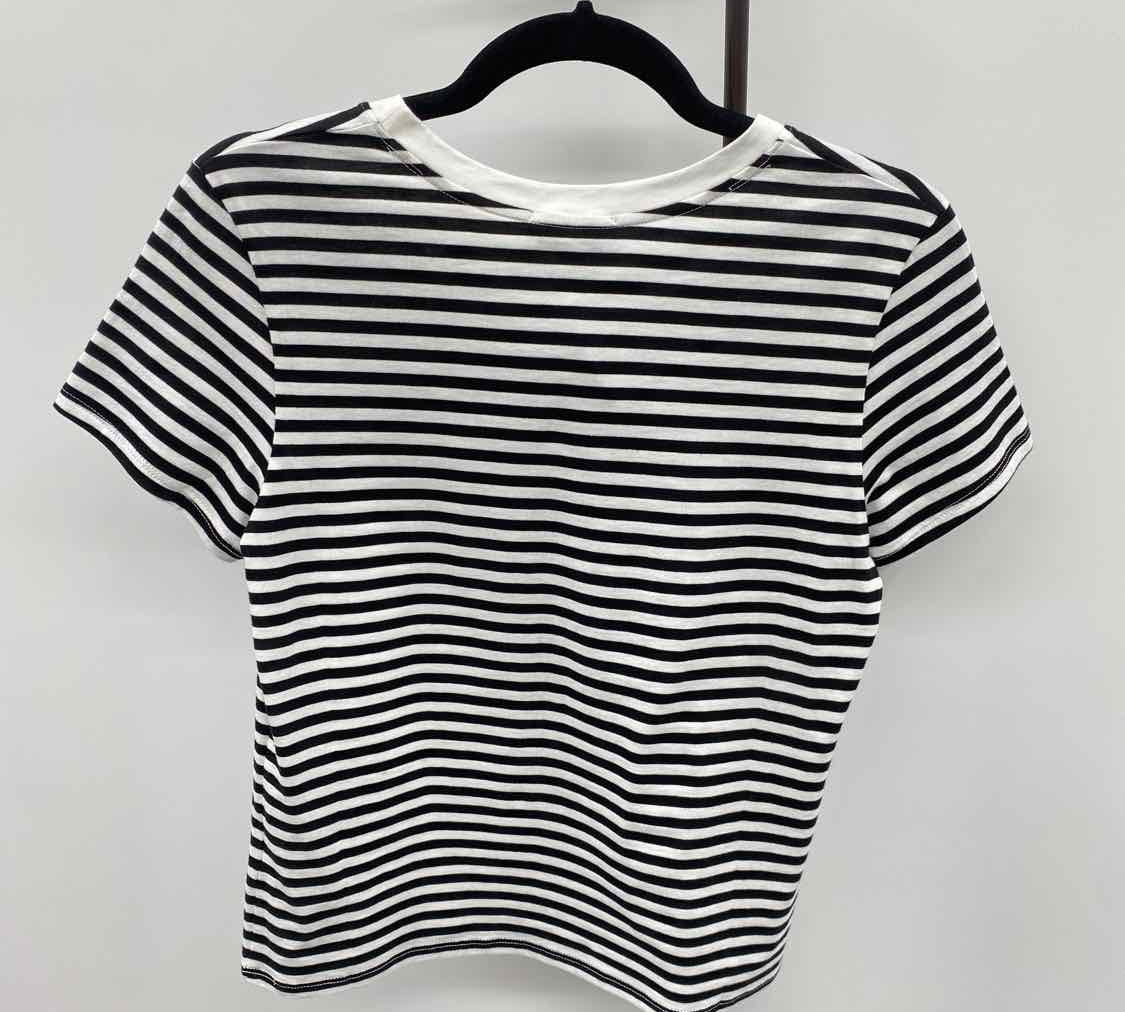 Evereve Women's Size S Black Stripe Short Sleeve Shirt