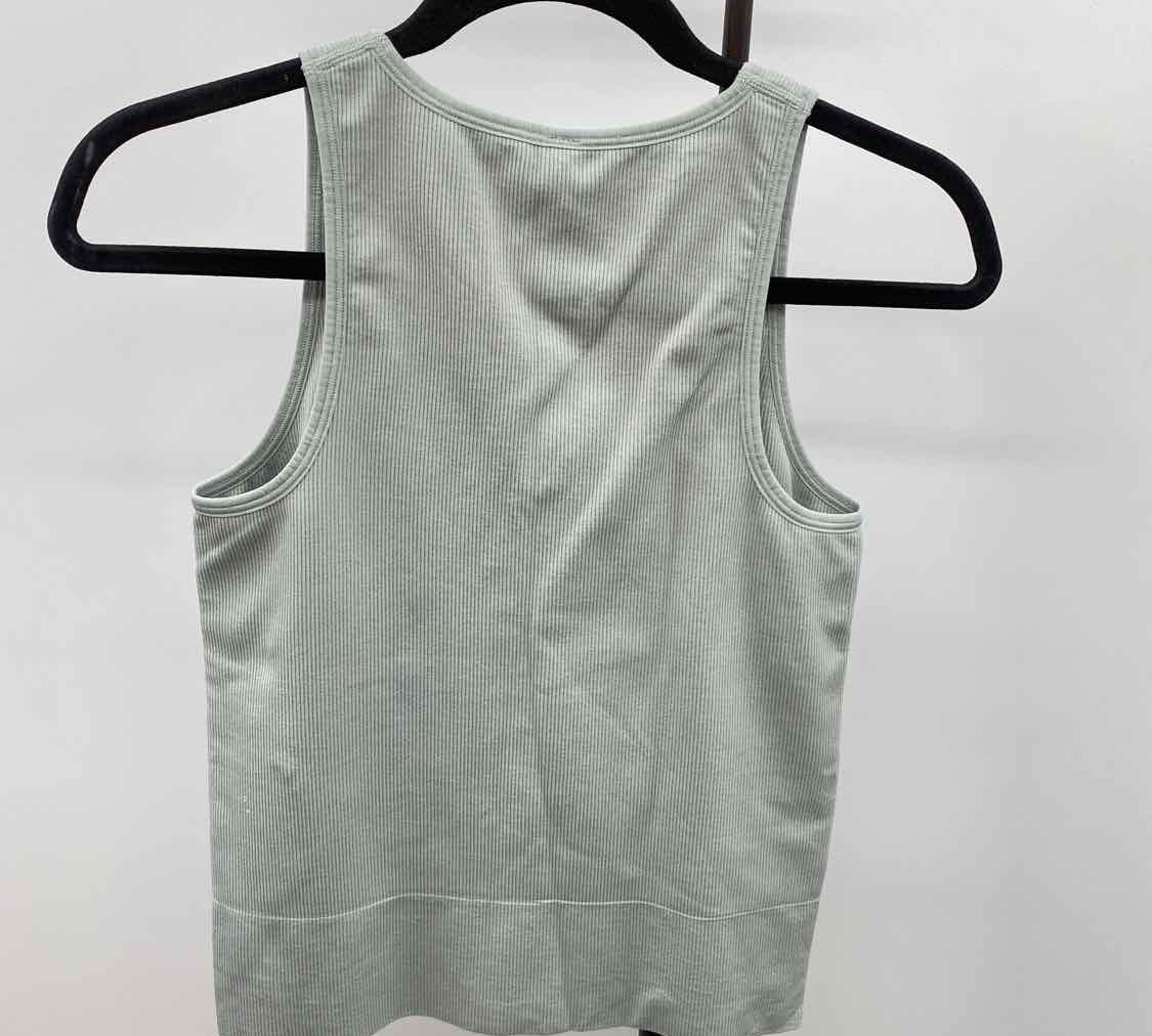 Athleta Women's Size M Green Ribbed Sleeveless Shirt