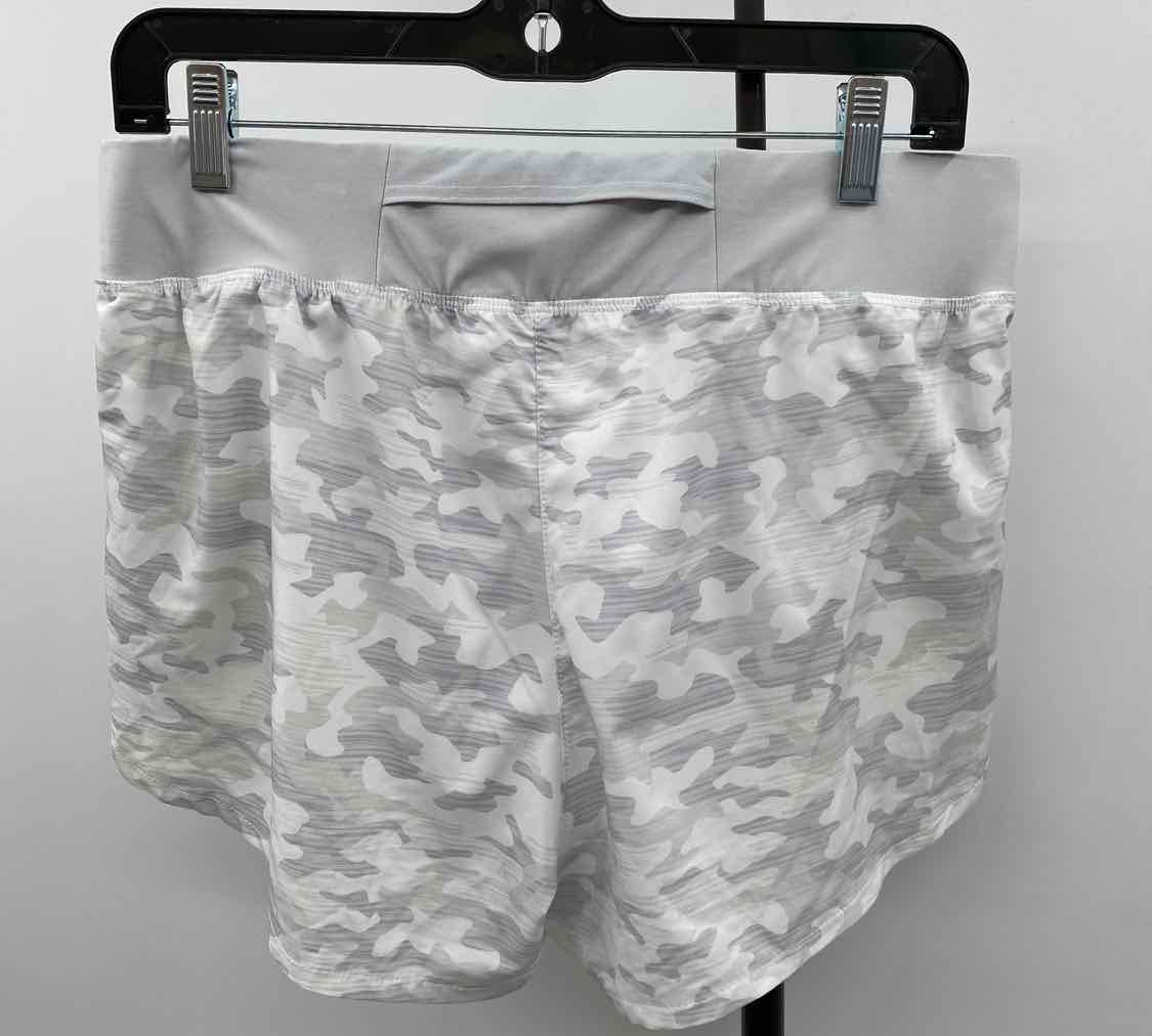 Under Armour Junior's Size 10 Magenta Solid Shorts