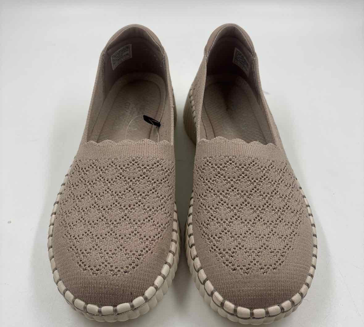 Skechers Women's Shoe Size 7.5 Tan Textured Casual Shoes