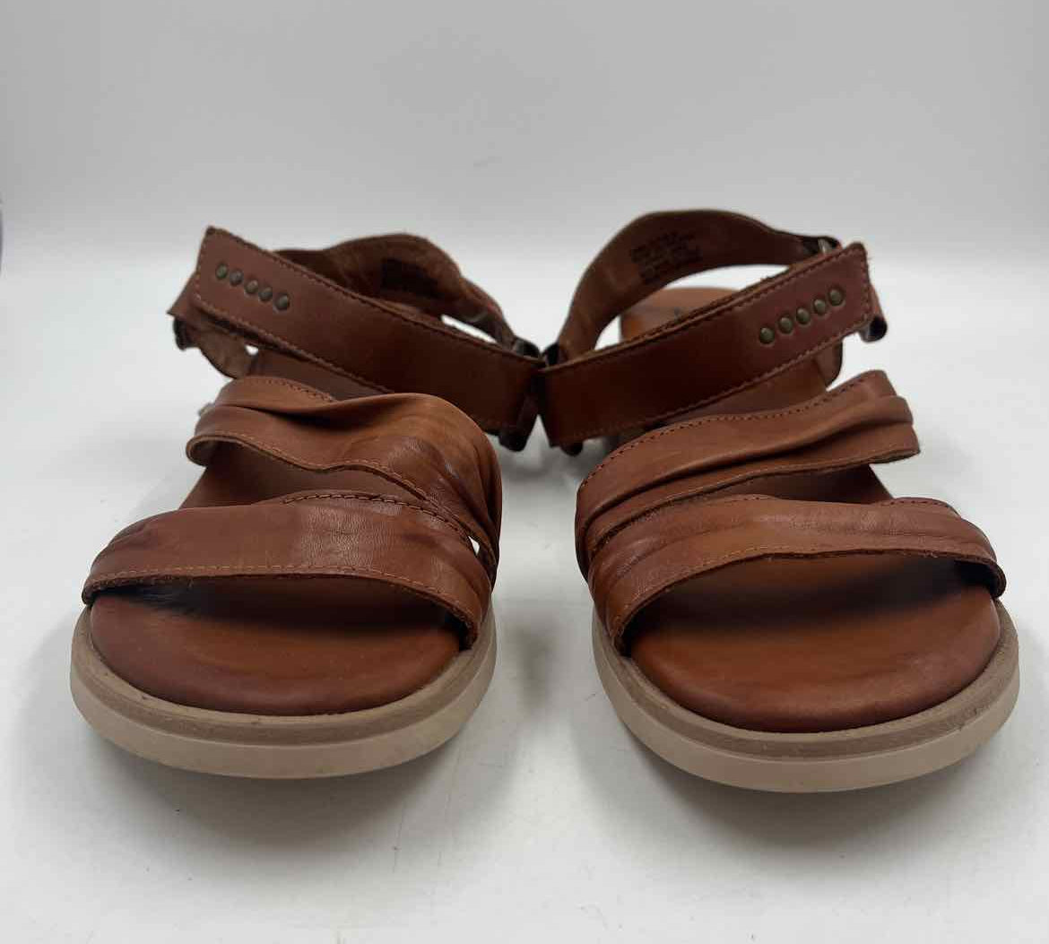 Miz Mooz Women's Shoe Size 8 Caramel Solid Sandals