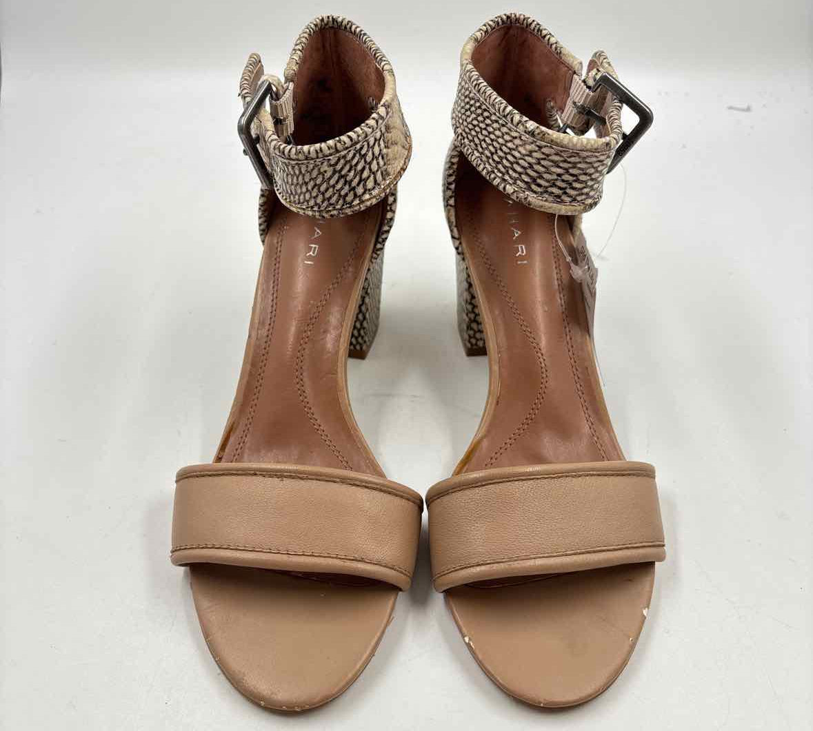Tahari Women's Shoe Size 7.5 Tan Textured Heels