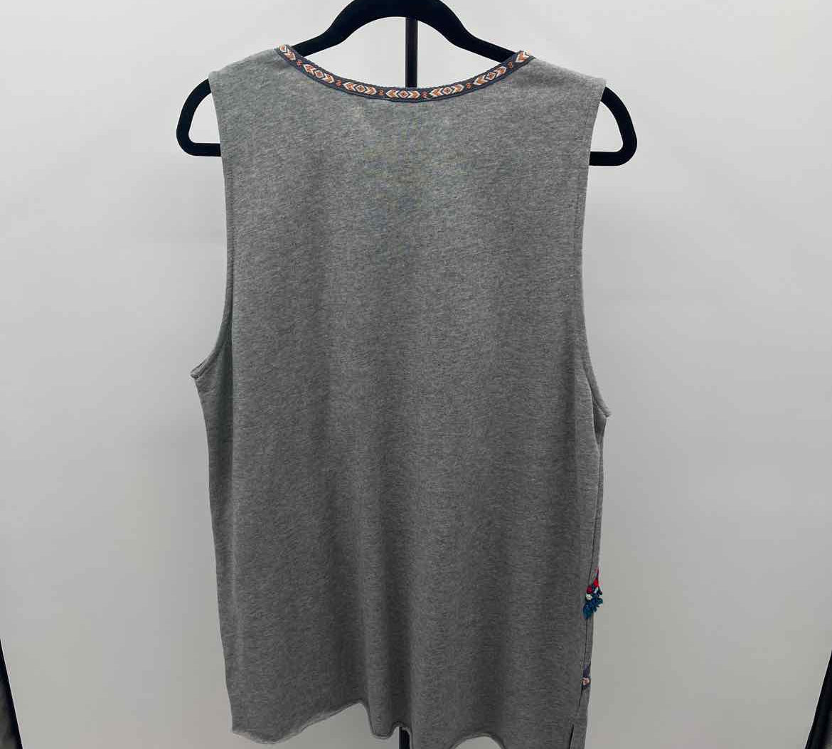 Hayden Women's Size XL Gray Textured Sleeveless Shirt