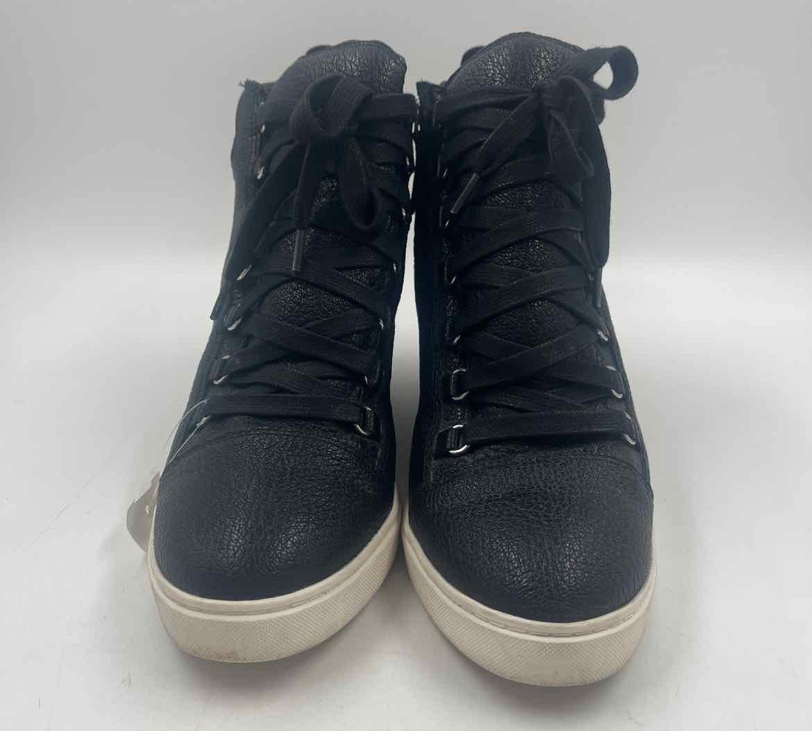 Linea Paolo Women's Shoe Size 8 Black pebble Sneakers