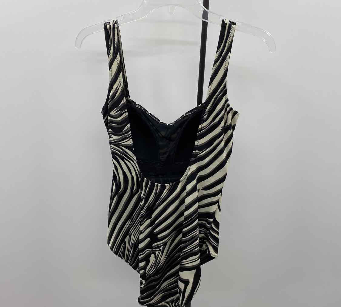 Gottex Women's Size 10 Black lines Swimsuit - 1 Piece