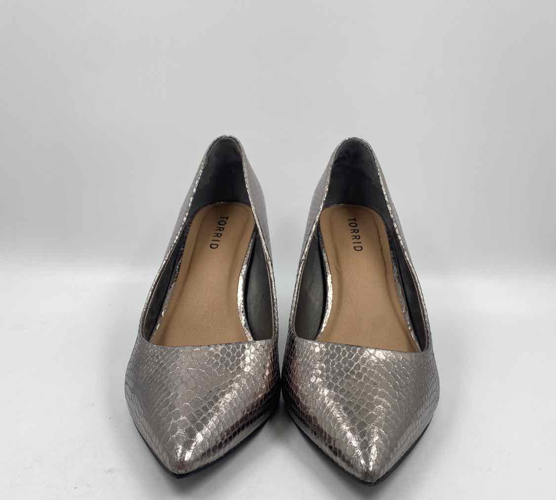 Torrid Women's Shoe Size 9.5 Pewter Snakeskin Heels