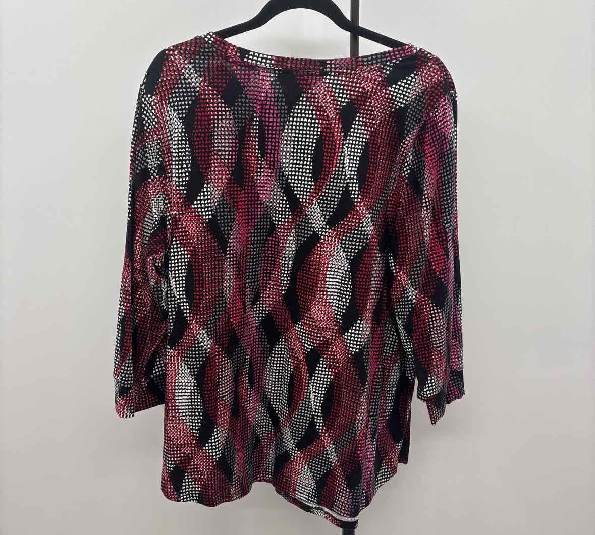 CJ Banks Women's Size 1X Black Abstract Long Sleeve Shirt