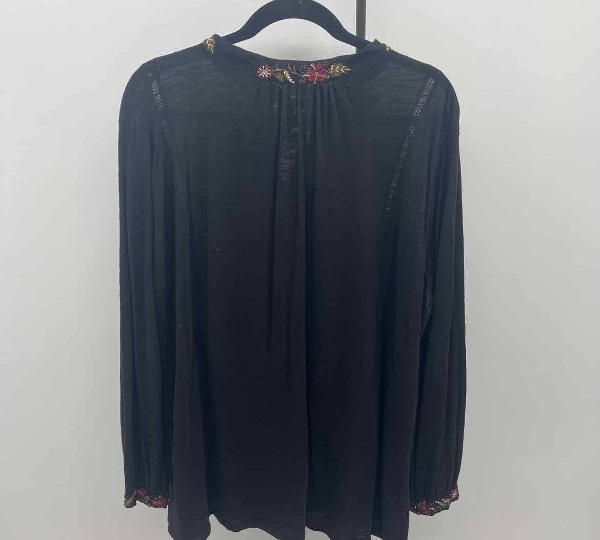 Lucky Brand Women's Size 2X Black Floral Long Sleeve Shirt