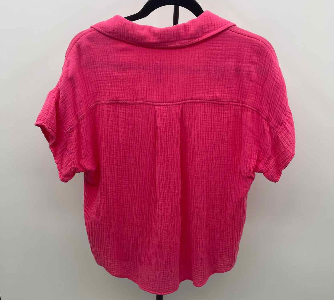 Cloth & Stone Women's Size S Pink Textured Short Sleeve Shirt