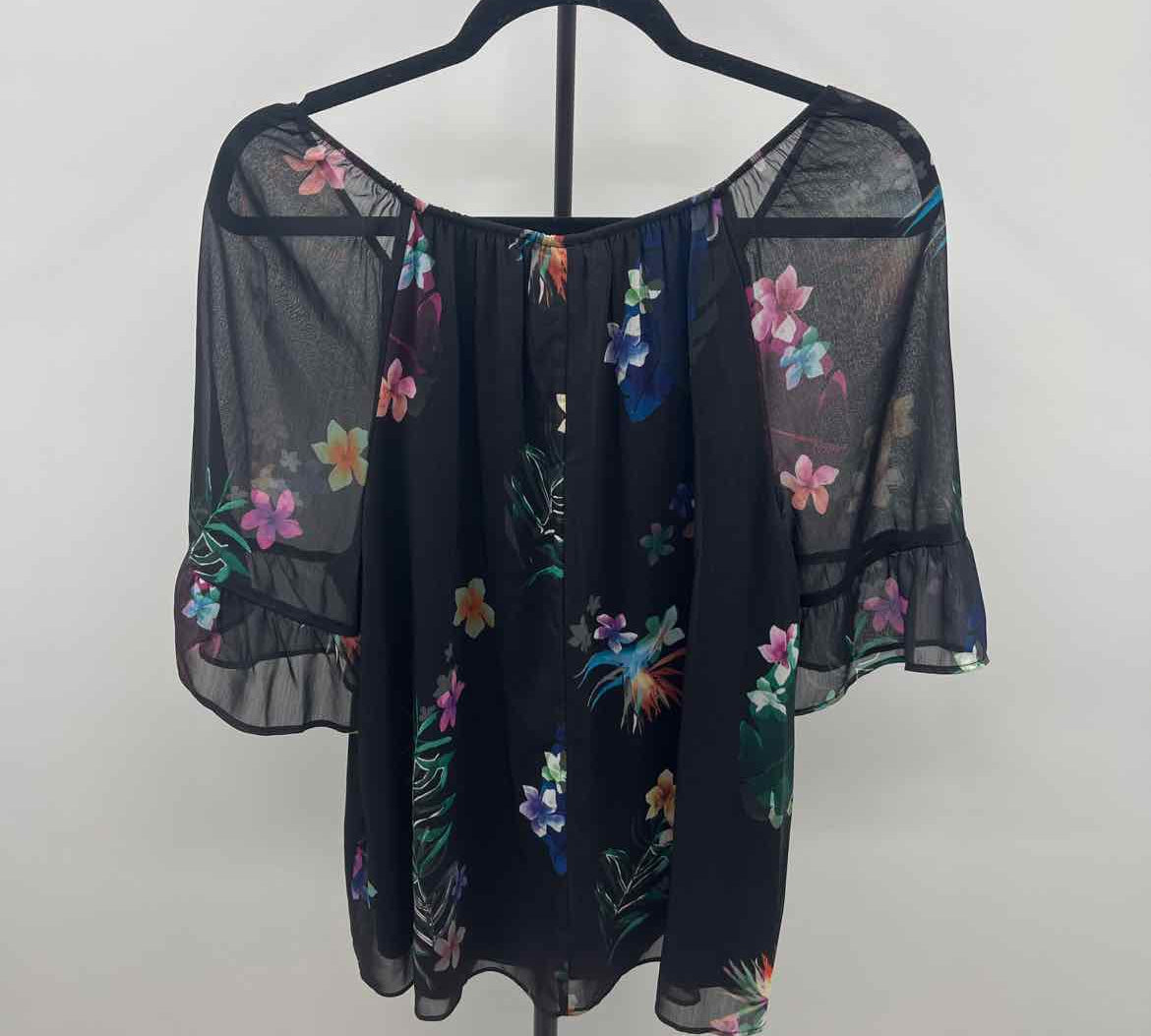 CJ Banks Women's Size L Black Floral Short Sleeve Shirt