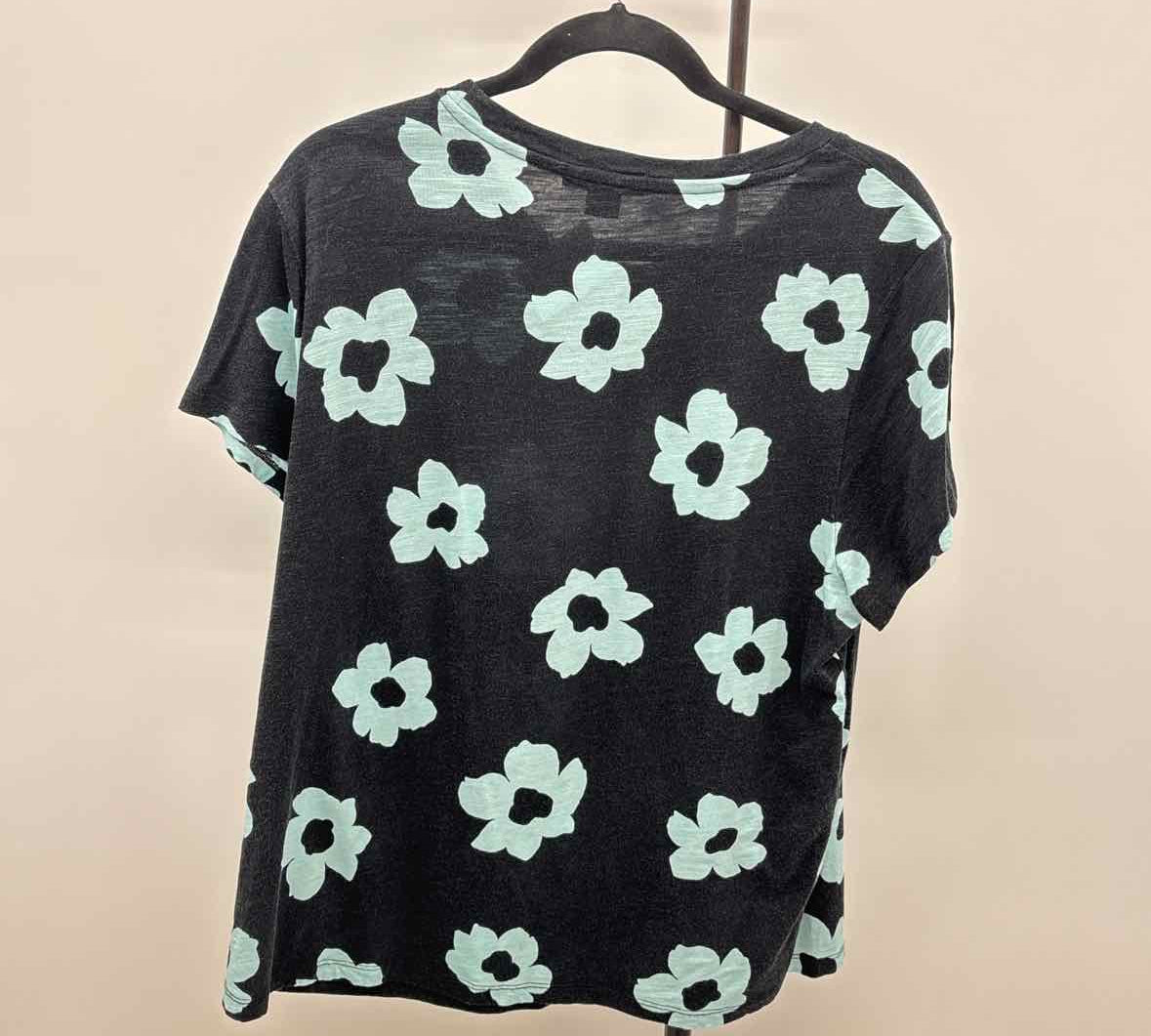Sanctuary Women's Size 1X Aqua Floral Short Sleeve Shirt