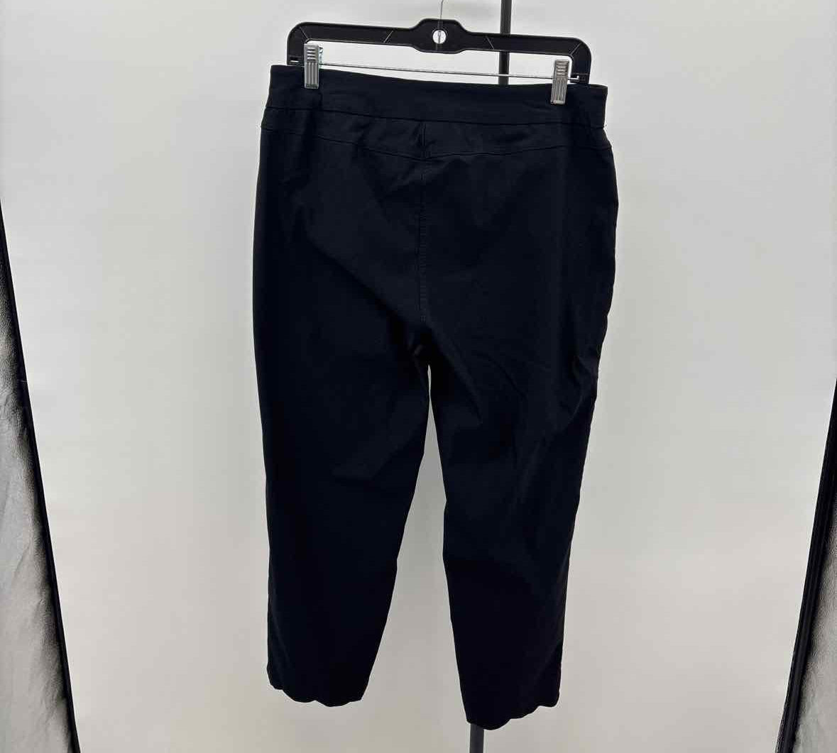 Lulu - B Women's Size 12 Black Solid Capris