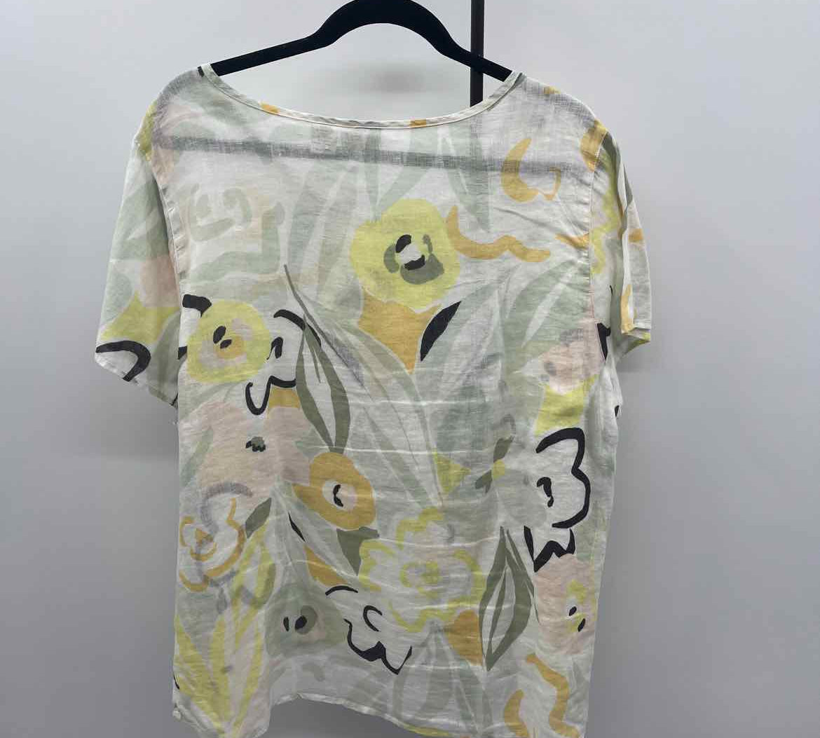 Rachel Zoe Women's Size 2X White Floral Short Sleeve Shirt