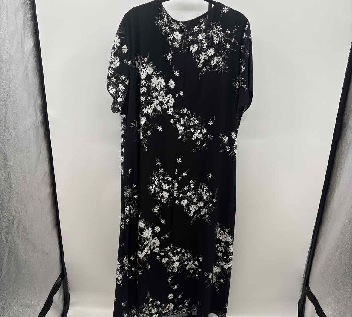 California Concepts Women's Size 26 Black Floral Dress