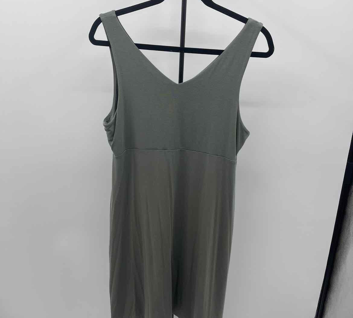Athleta Women's Size 14P Olive Solid Dress