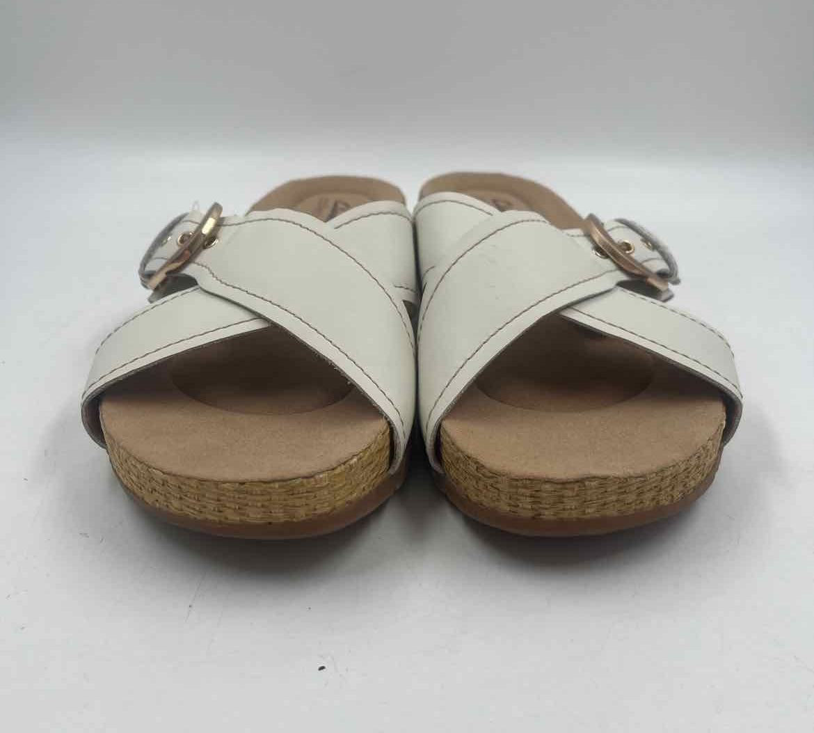 Clarks Women's Shoe Size 12 White Solid Sandals