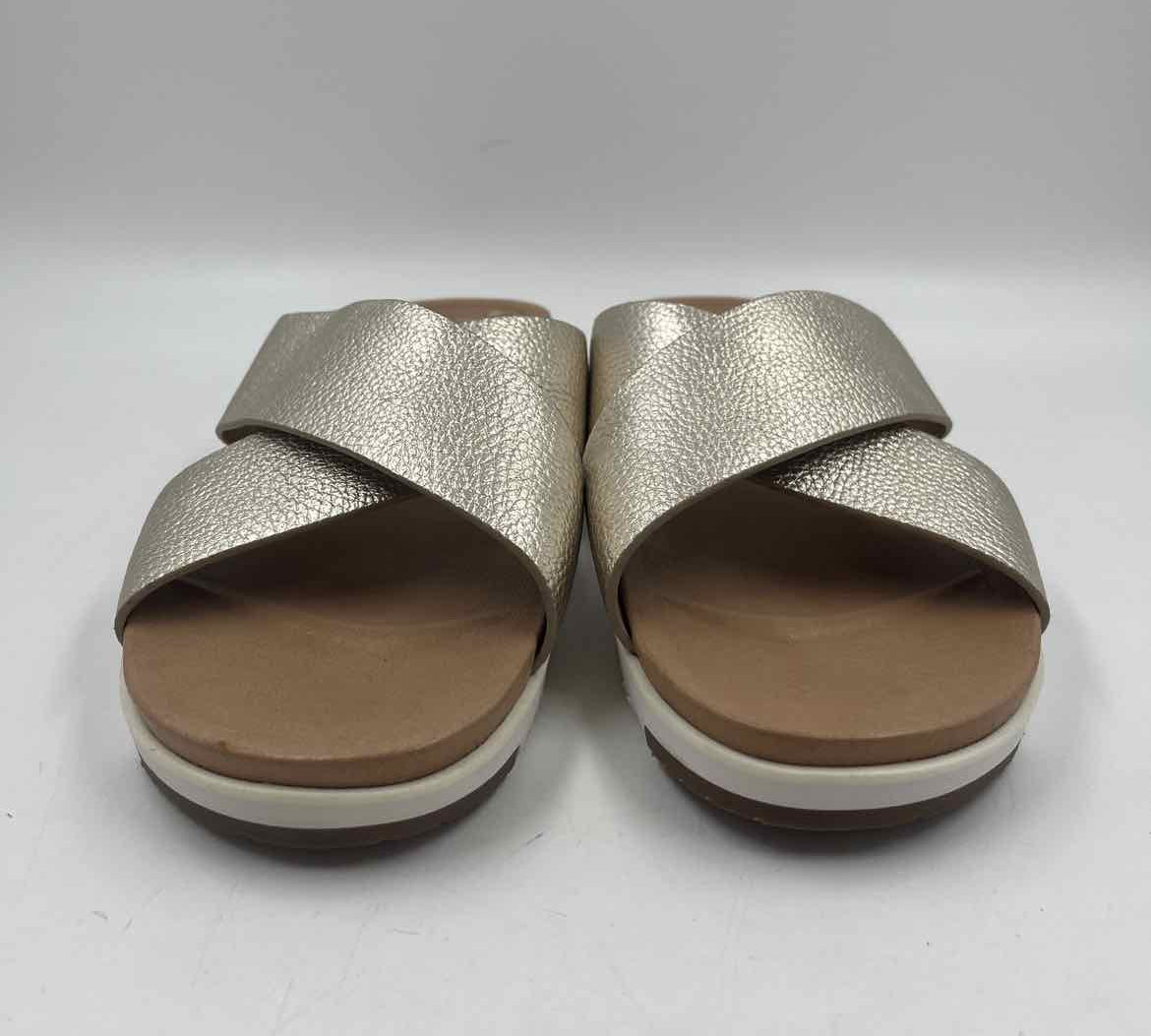 Ugg Women's Shoe Size 12 Gold pebble Sandals