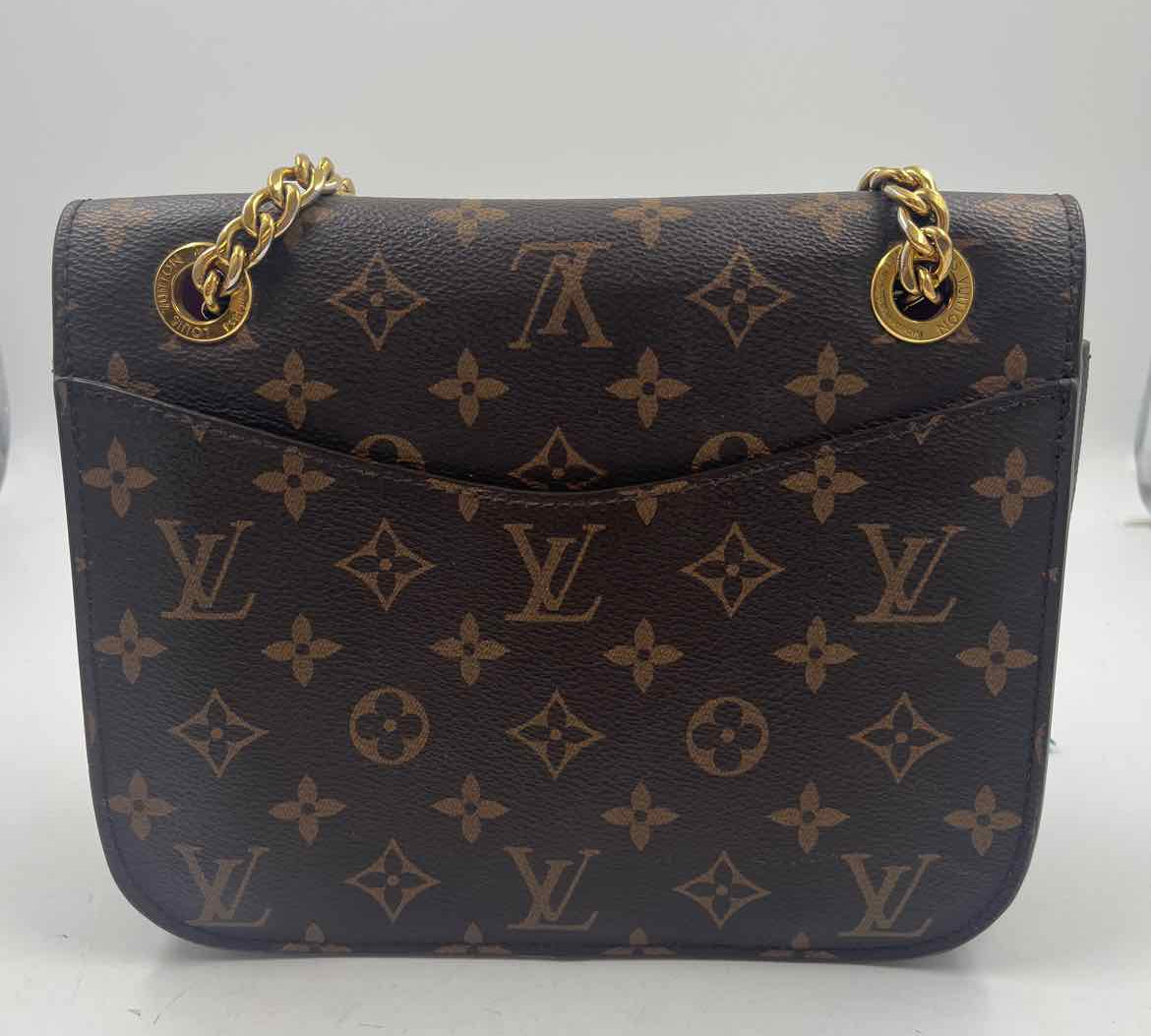 Louis Vuitton Women's Brown Luxe logo Purse