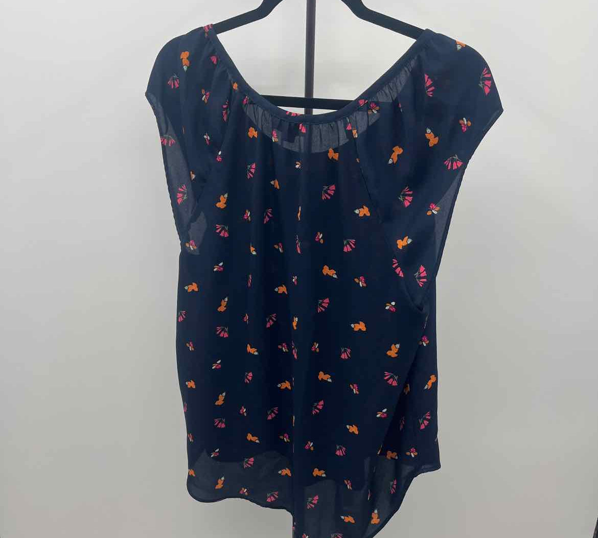 Loft Women's Size L Navy Floral Short Sleeve Shirt
