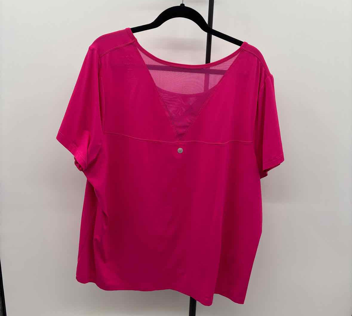 LIVI active Women's Size 3X Fuschia Solid Short Sleeve Shirt