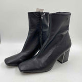 DKNY Women's Shoe Size 8.5 Black Solid Boots