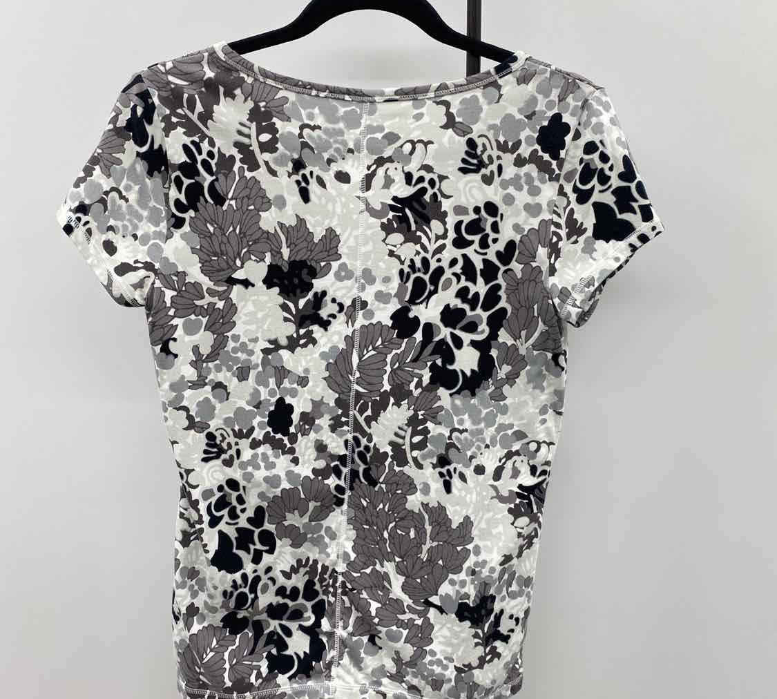 Talbots Women's Size SP Gray Floral Short Sleeve Shirt