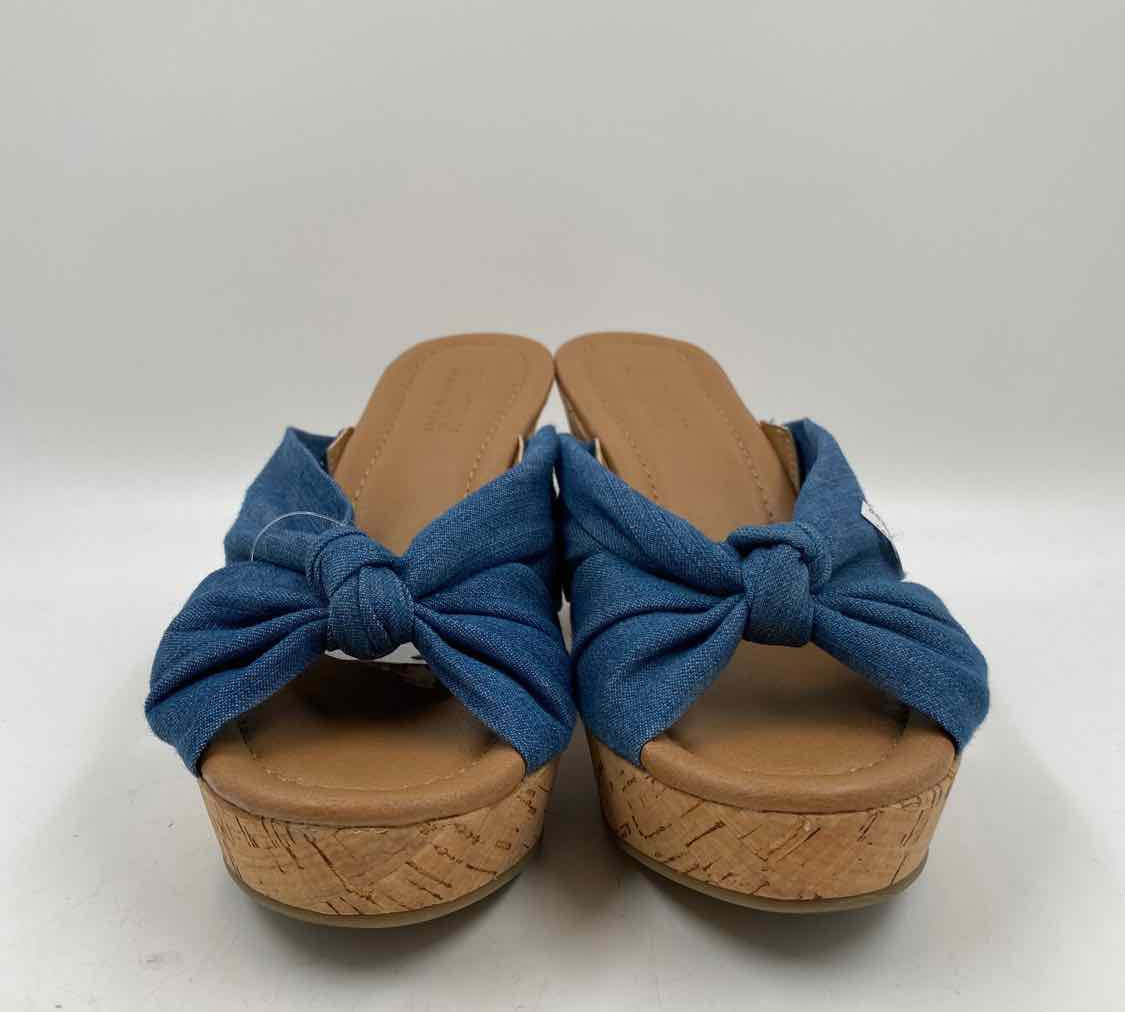 Kenneth Cole Women's Shoe Size 7.5 Blue Solid Heels