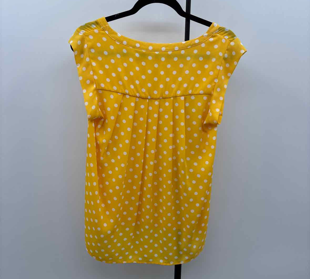 Pleione Women's Size S Yellow dotted Short Sleeve Shirt