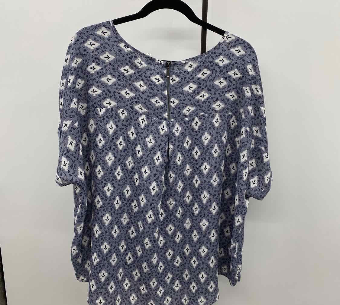 Maurice's Women's Size 2X Gray Floral Short Sleeve Shirt