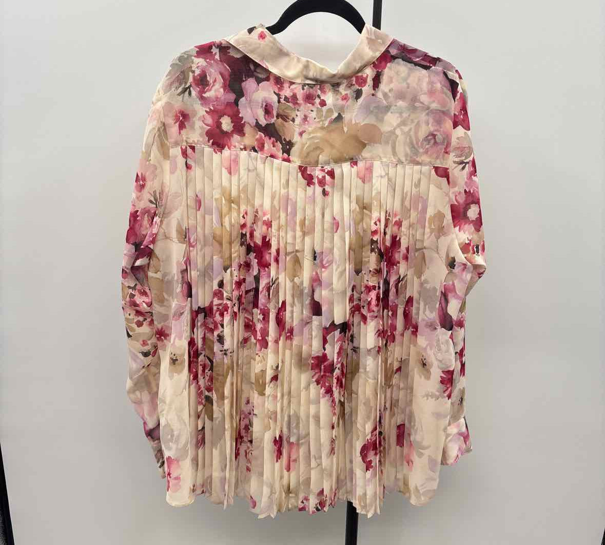Chaps Women's Size 2X Ivory Floral Long Sleeve Shirt