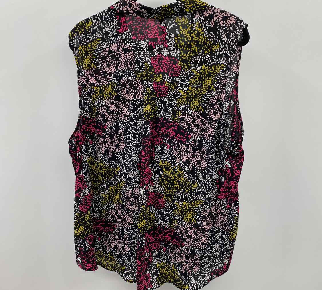 Massini Women's Size 2X Black Spotted Sleeveless Shirt