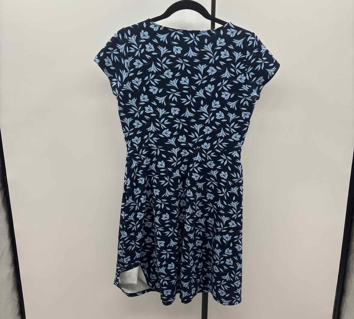 Draper James Women's Size 6 Navy Floral Dress