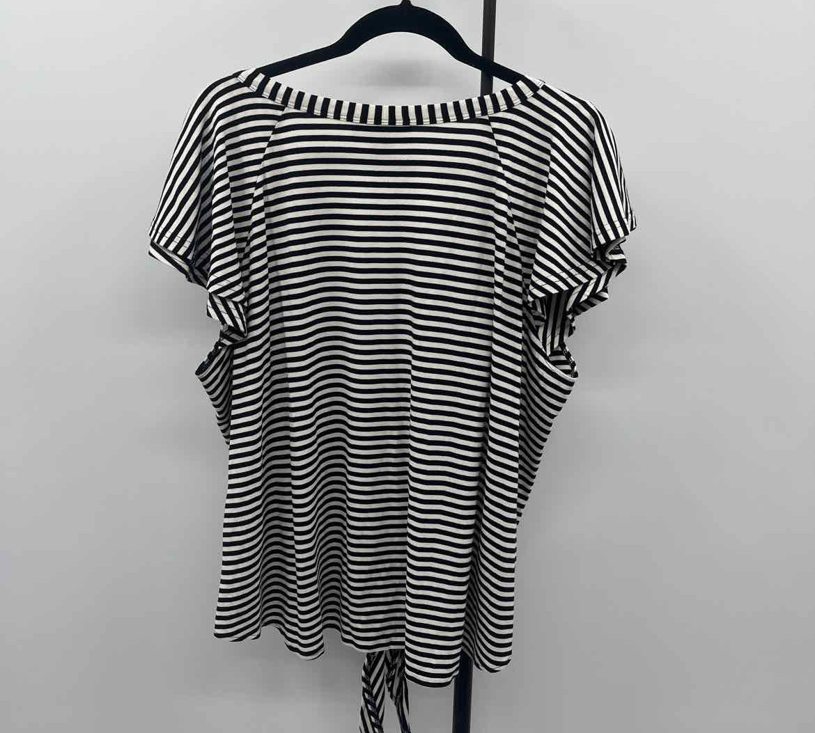 Skye's the limit Women's Size 2X Black Stripe Short Sleeve Shirt
