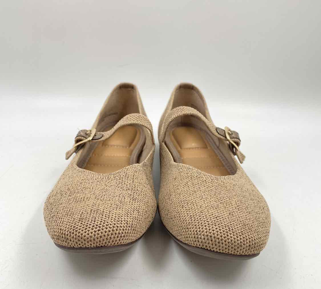 Kelly & Katie Women's Shoe Size 7 Tan Textured Flats