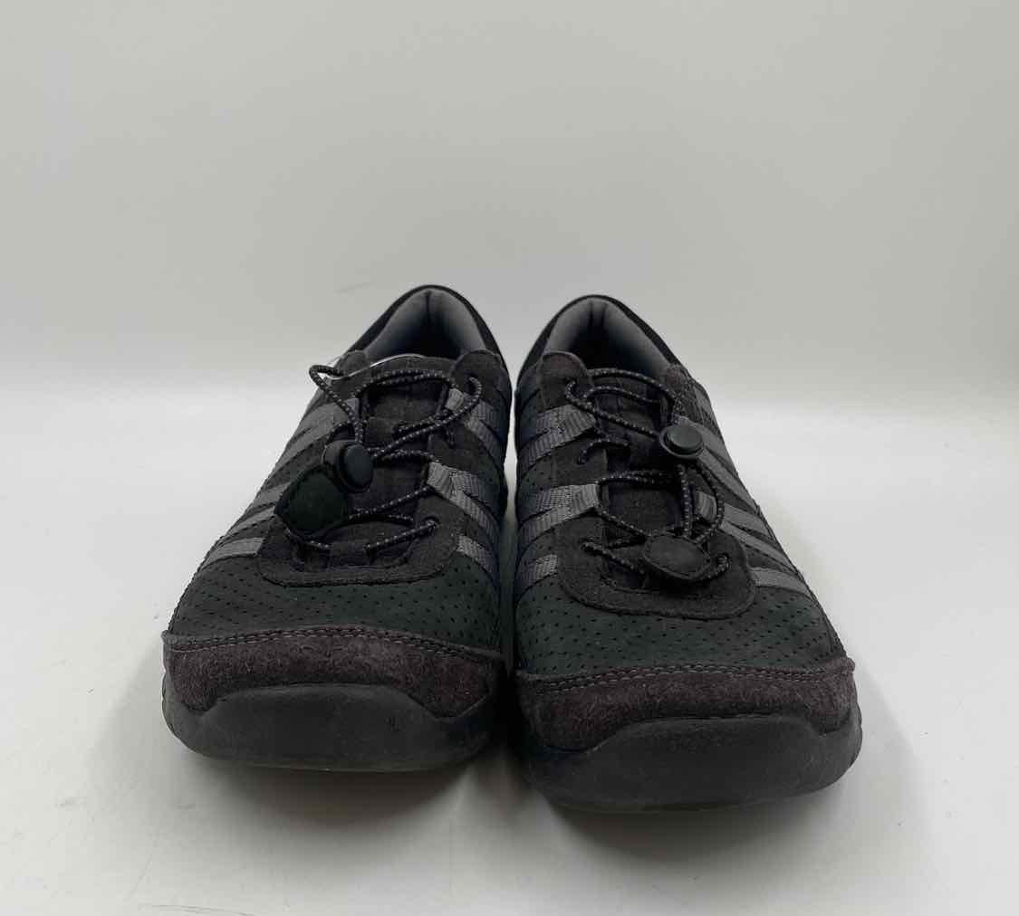 Clarks Women's Shoe Size 7 Black Textured Sneakers
