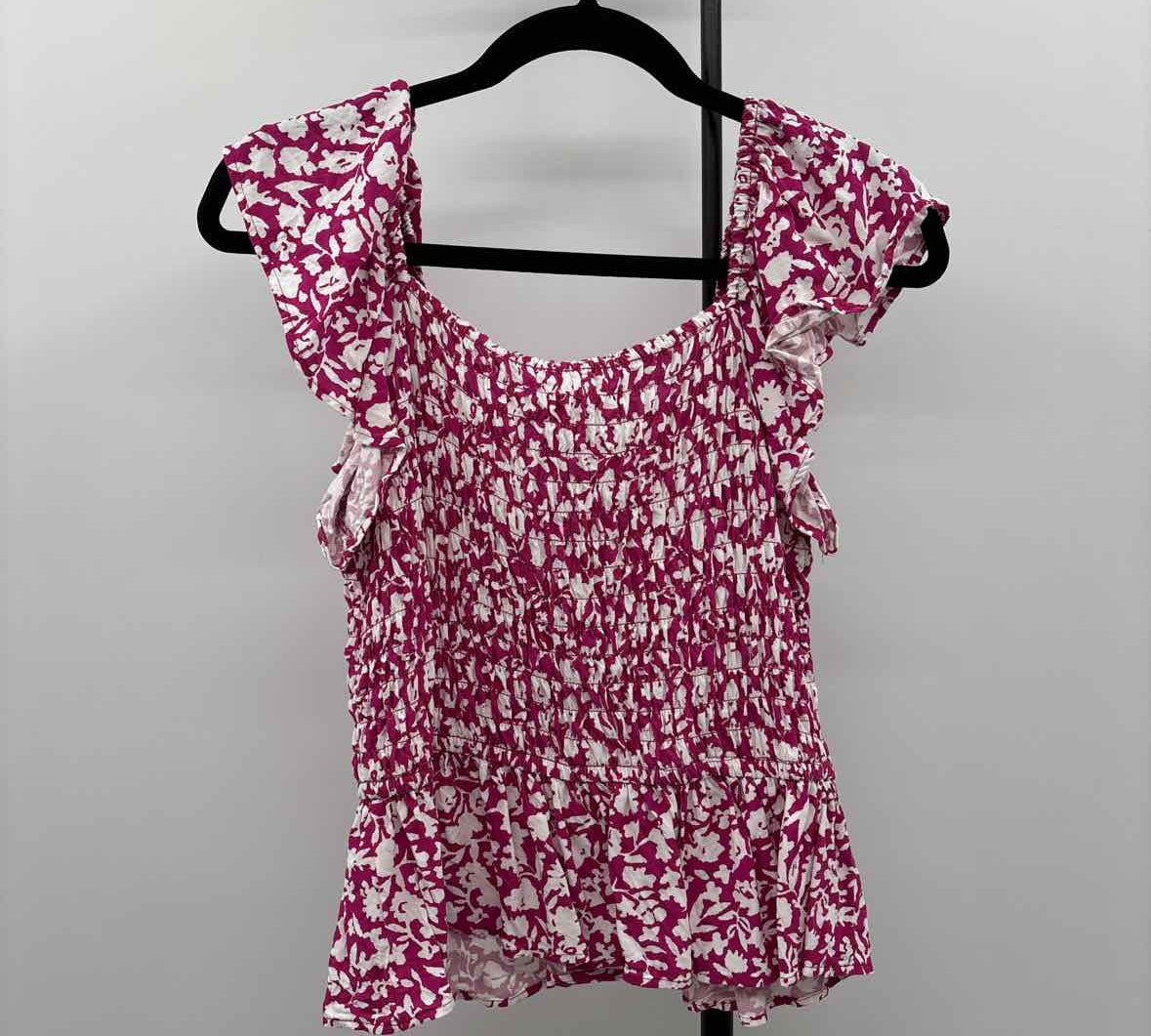 Japna Women's Size M Fuschia Floral Short Sleeve Shirt