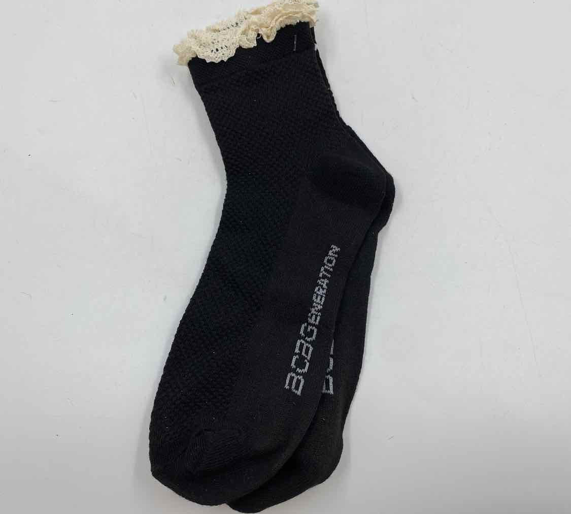 BCBG Women's Shoe Size 9-11 Black Textured Socks