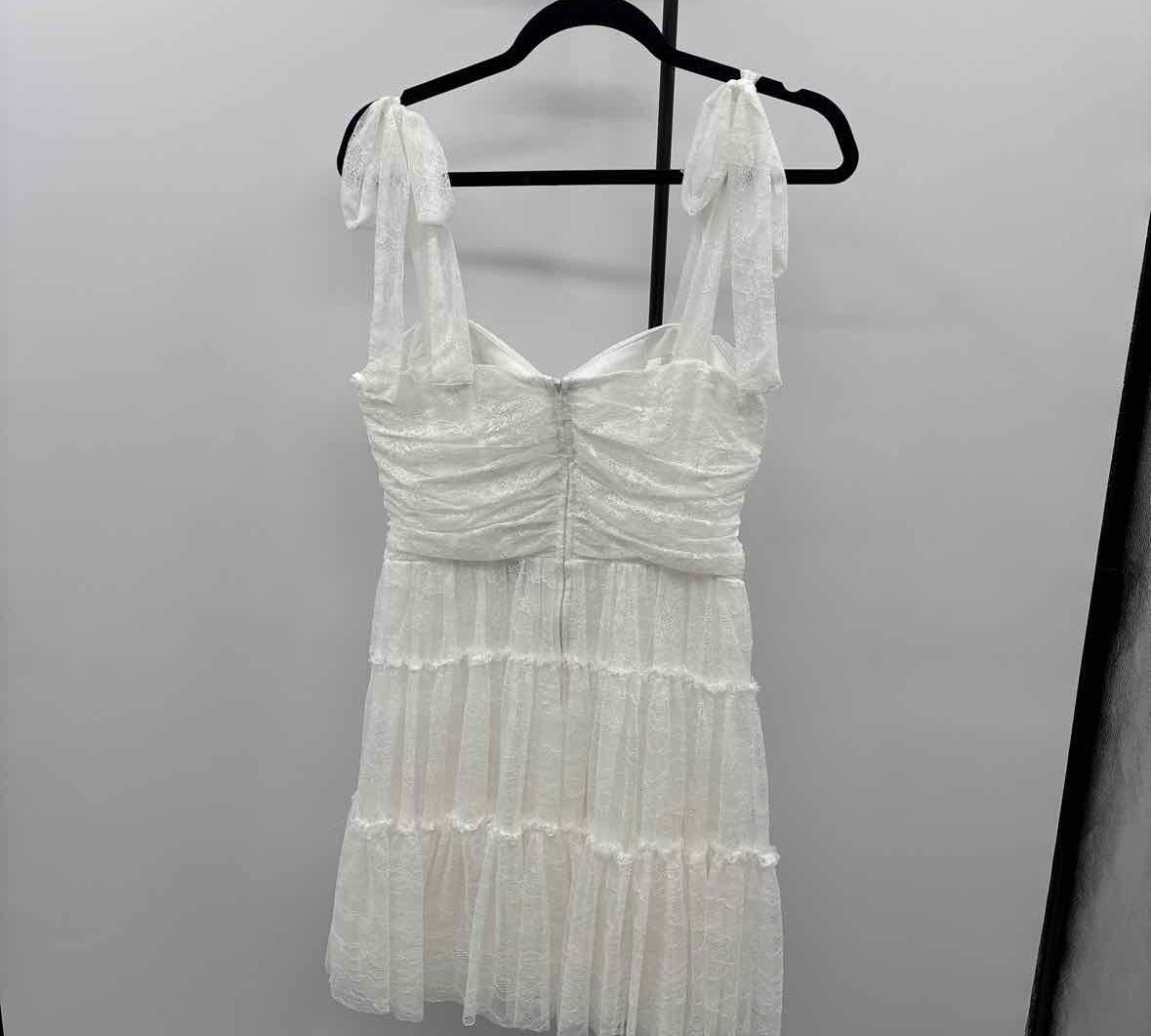 Windsor Junior's Size 7 White Lace Dress