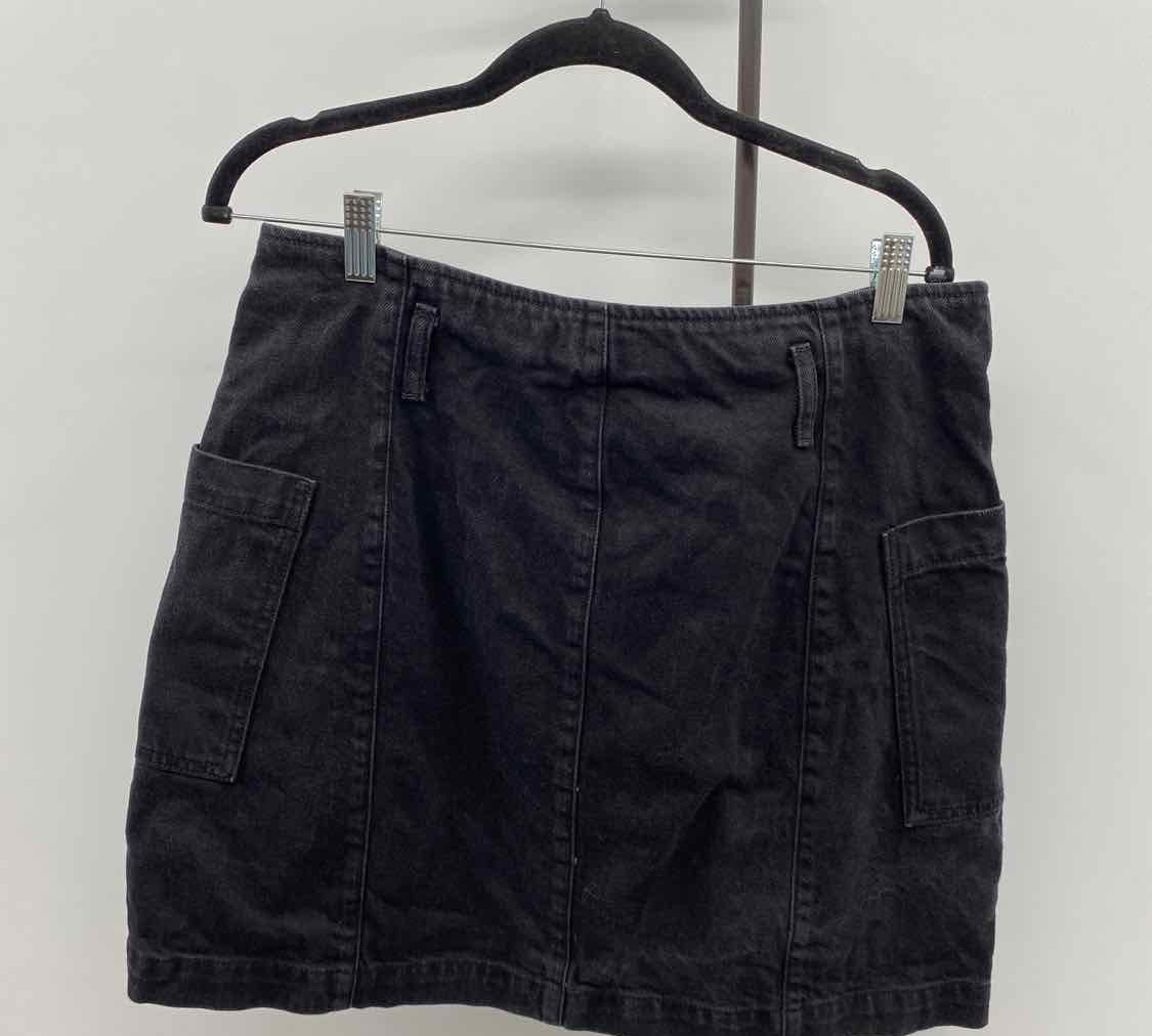TopShop Women's Size 12 Black Solid Skirt